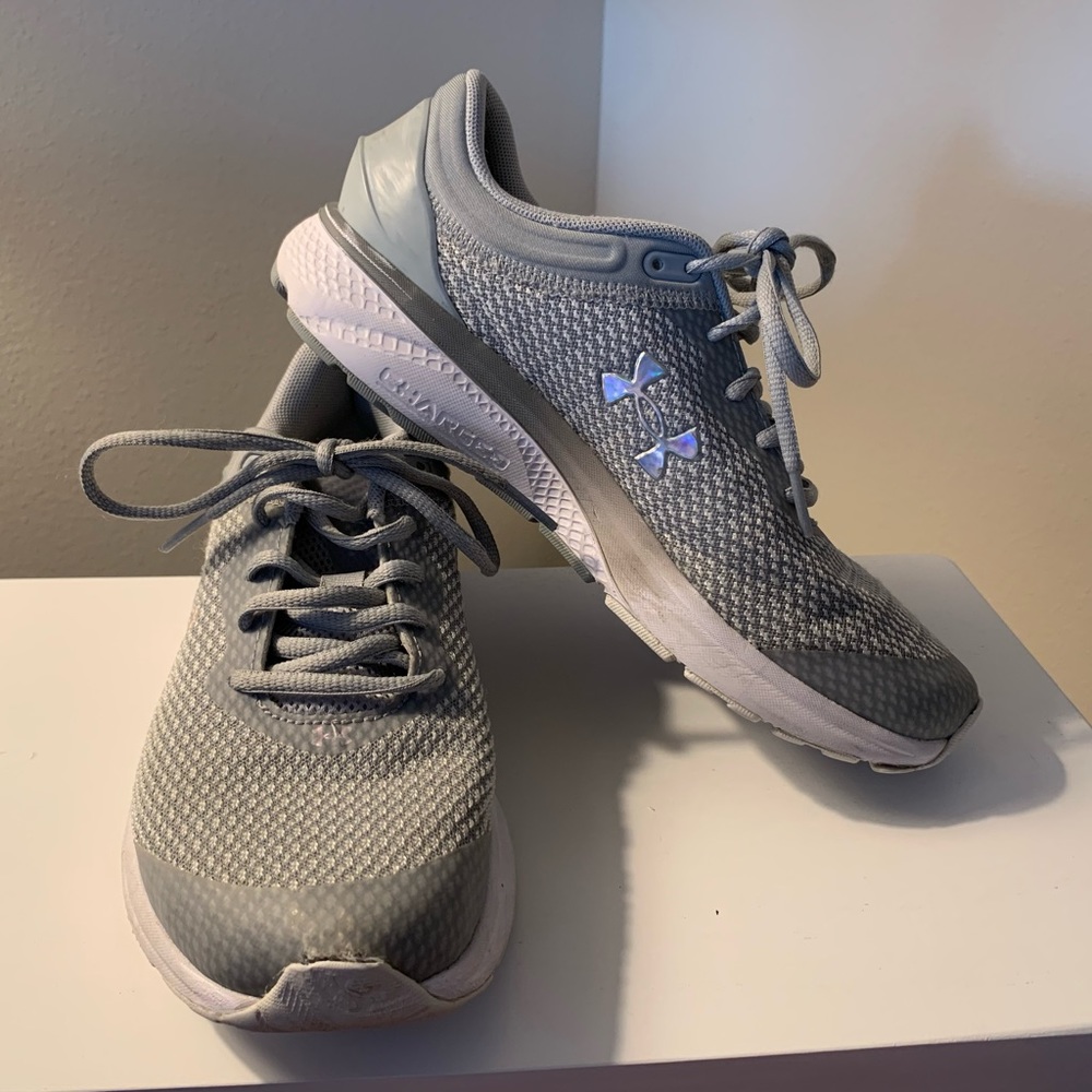 Women’s, Under Armour Charged shoes, size 8, Great shape.